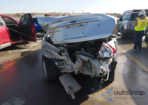 2004 Ford Taurus Ses z USA, uszkodzony, nr VIN 1FAFP55U74G111176